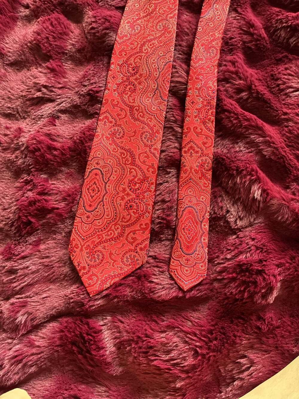 Ermenegildo Zegna Red Paisley Silk Necktie XL A786